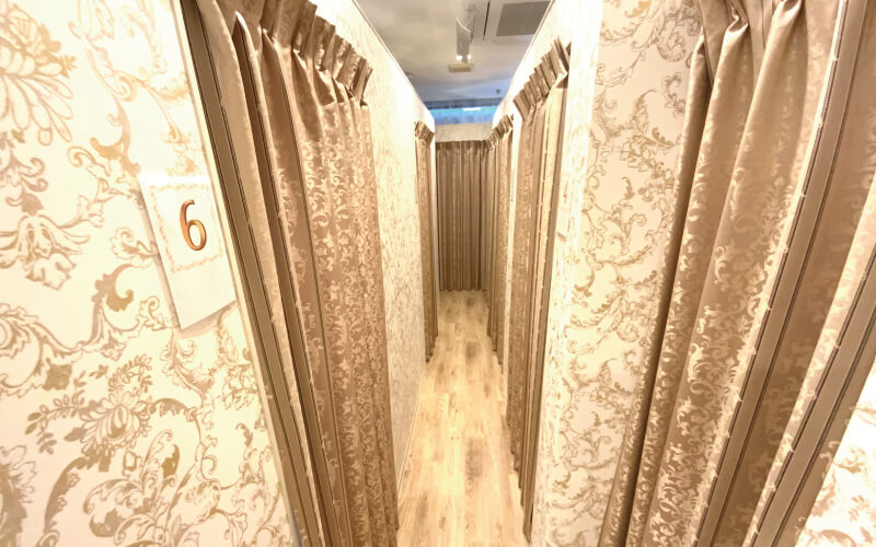 鑑定ブース前