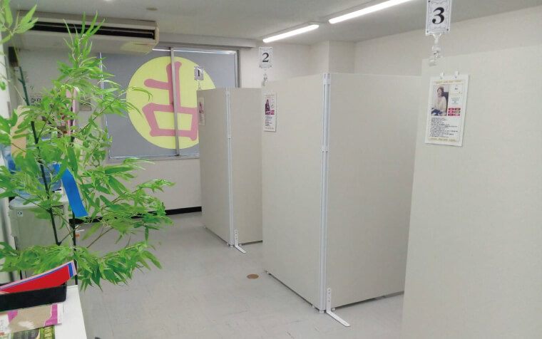 鑑定ブース前