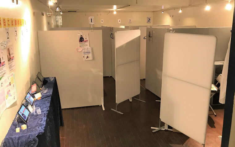 千里眼 高松丸亀町店 鑑定ブース前