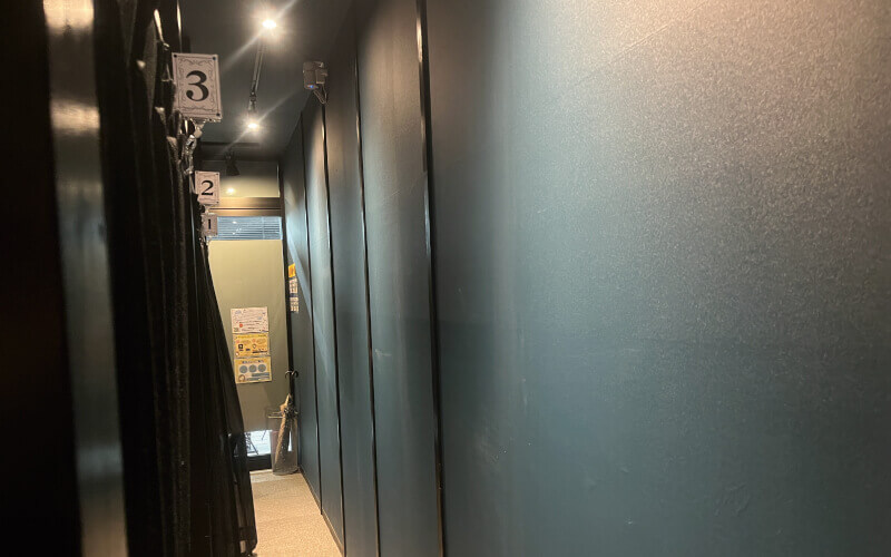 千里眼 富山総曲輪店 鑑定ブース前
